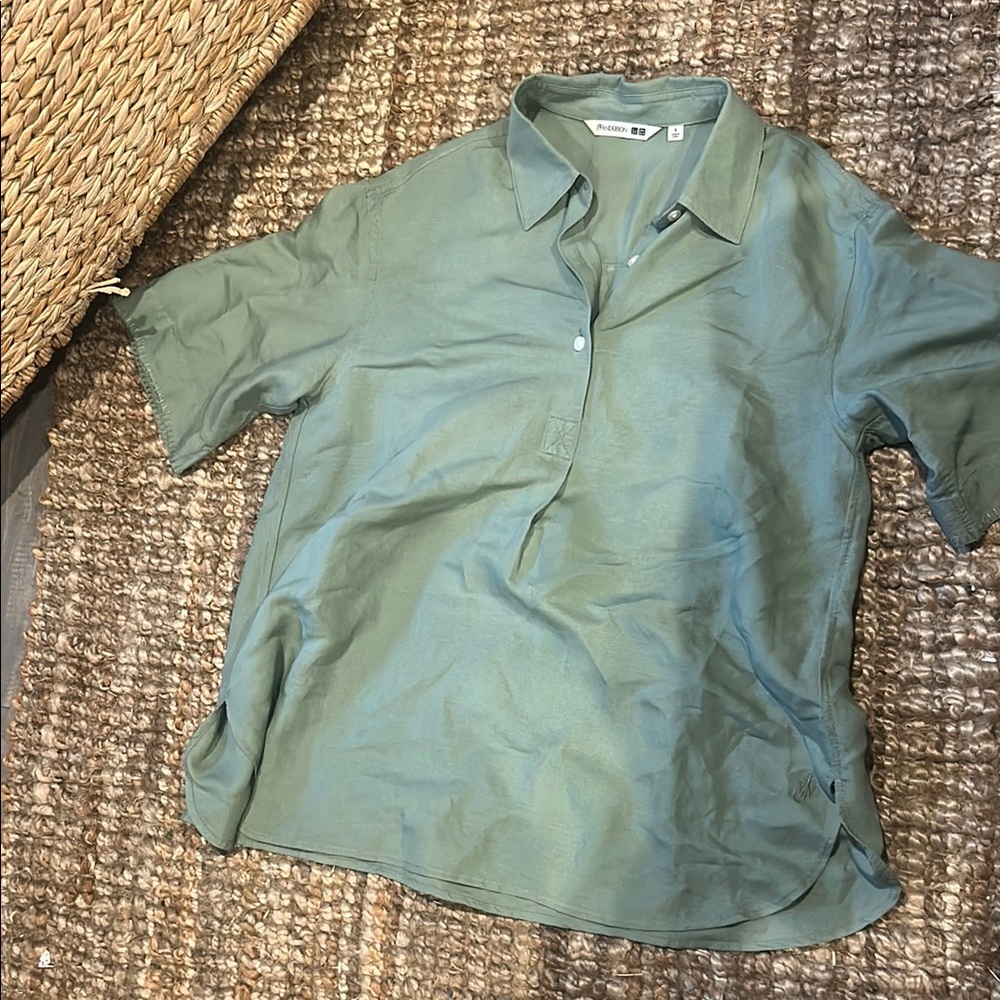 JW Anderson X Uniqlo Green Linen Blend Collared Tee Size Small